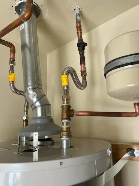 Water heater installation and plumbing repair in Magnolia Trails